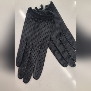GAUR perforated leather gloves size 7.5 nwt